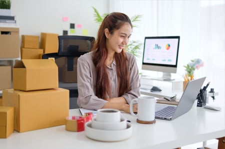 ecommerce shop owner leaving shopify stocky